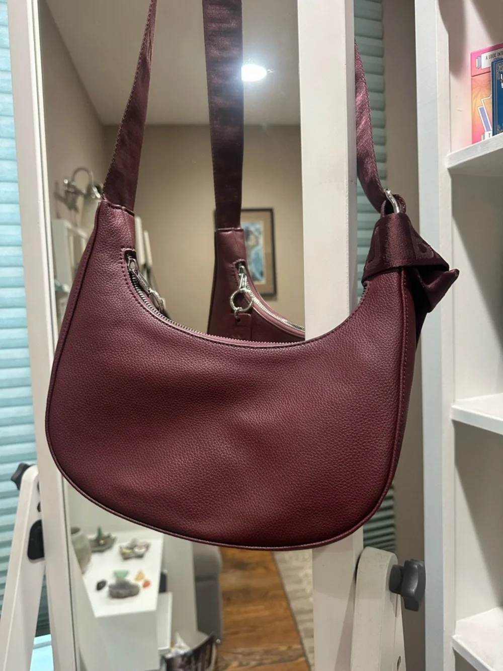 Baggu small recycled leather Crescent bag in Mahogany - Picture 4 of 10